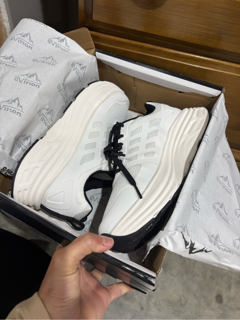 NWT Women’s Sneakers